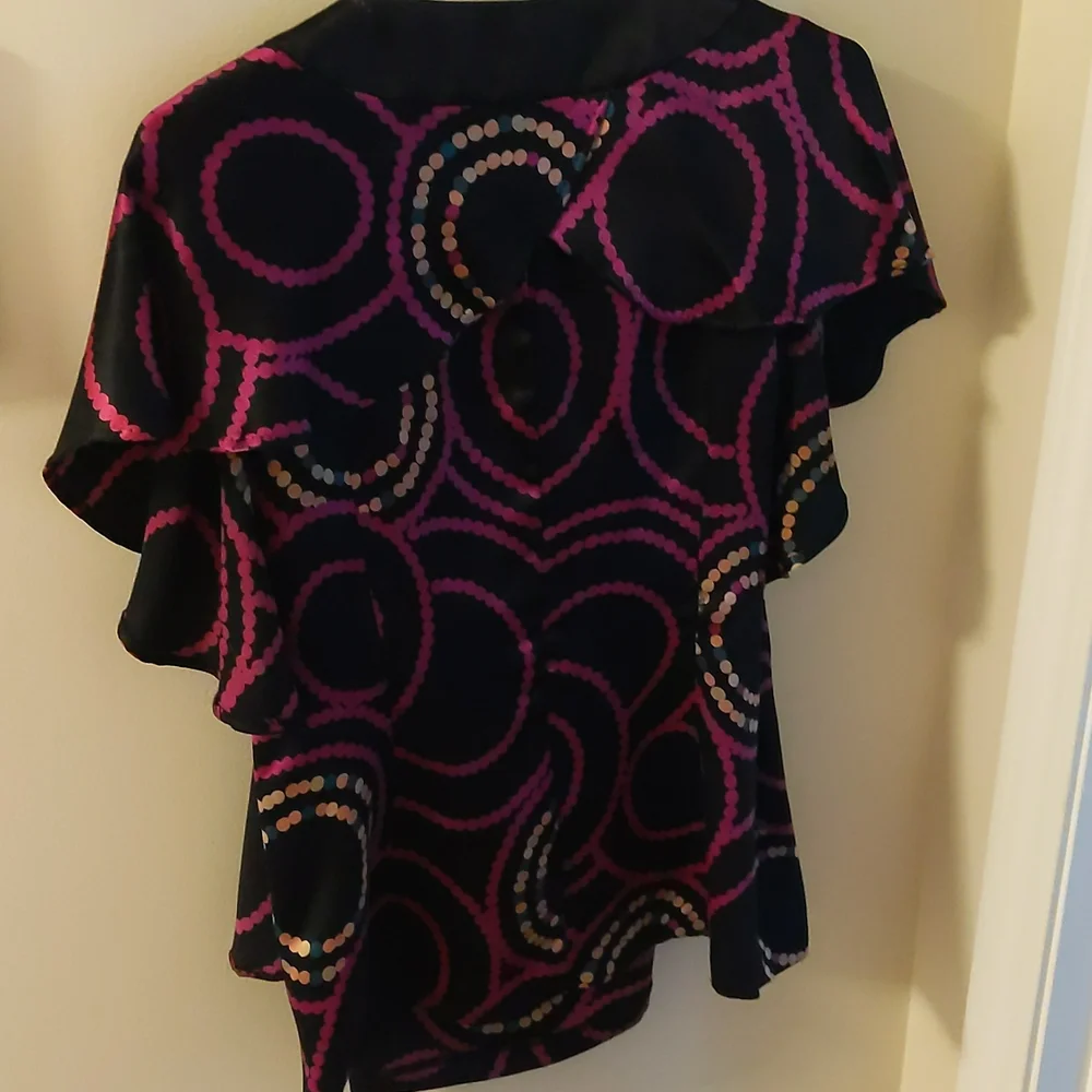 NWOT Trina Turk 100% Silk Gorgeous Top - Picture 4 of 7